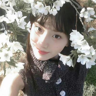 年轻女孩爱过来